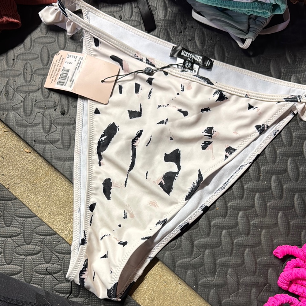 Missguided White and Black Bikini Bottom